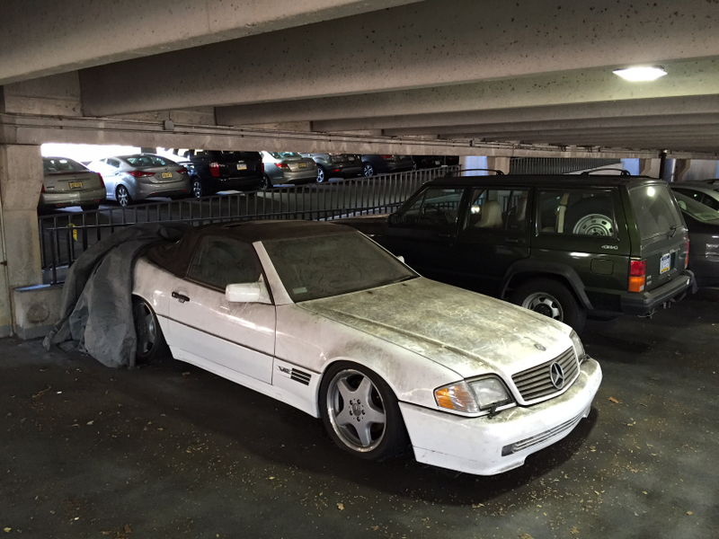 Illustration for article titled What Do I Do About The Abandoned
Porsche 911 In My Parking Garage?